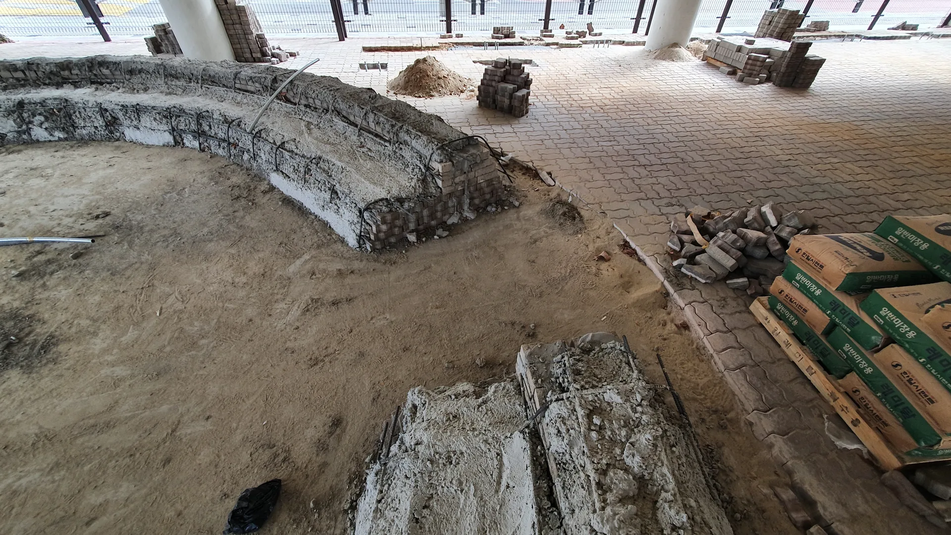 꿈을 담은 놀이터 / 서울 신영초