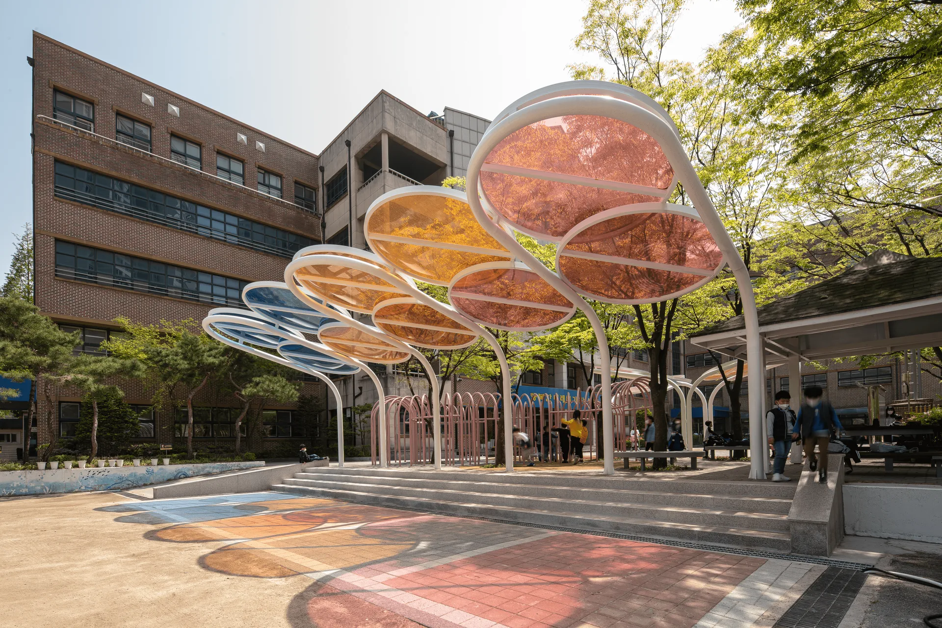 꿈을 담은 놀이터 / 일신초등학교