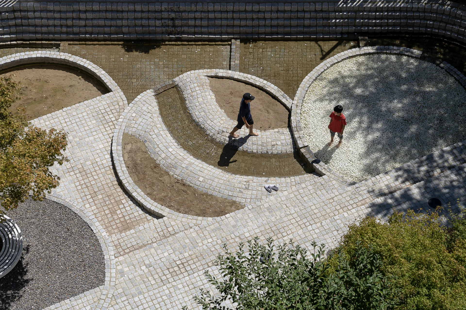 꿈을 담은 놀이터 / 우면초등학교