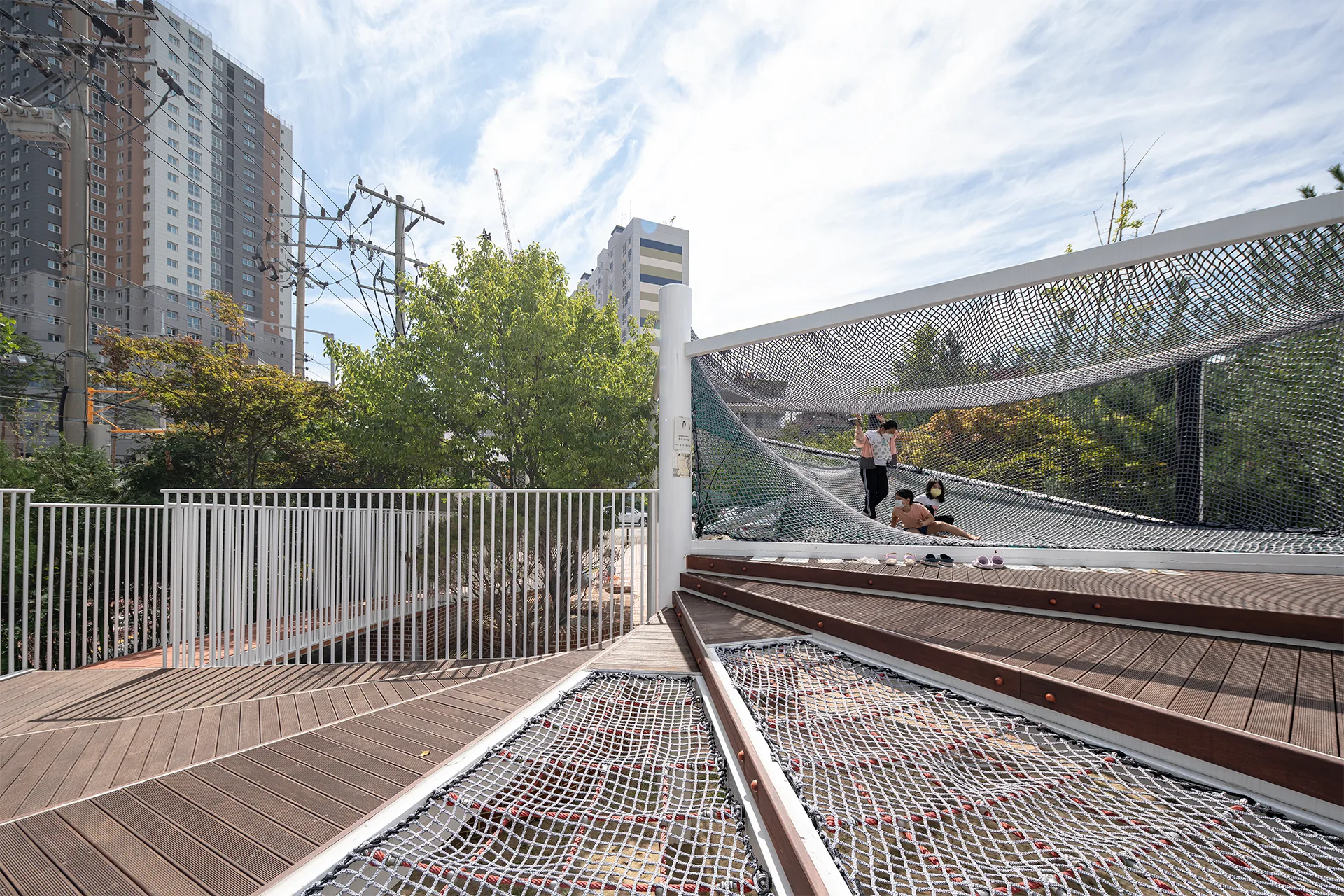 꿈을 담은 놀이터 / 고척초등학교